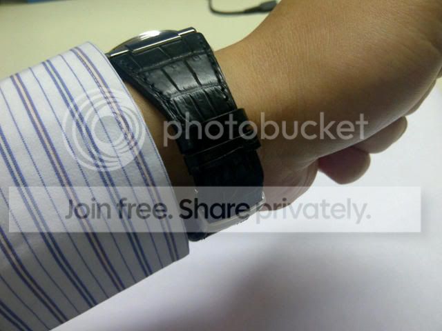i624.photobucket.com/albums/tt323/felixhcng/leather%20strap%20for%20Plastiki/IMG_0064.jpg