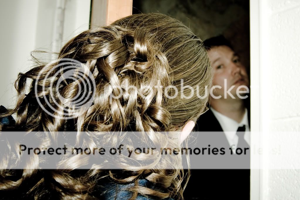 IMAGE: http://i624.photobucket.com/albums/tt325/RonA18/For%20Canon%20Digital%20Photography/DC-226.jpg