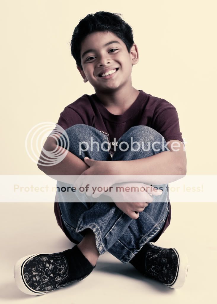 IMAGE: http://i624.photobucket.com/albums/tt325/RonA18/IMG_0875-Edit.jpg